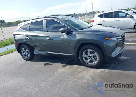 2022 Hyundai Tucson Sel z USA, uszkodzony, nr VIN 5NMJB3AE8NH077393